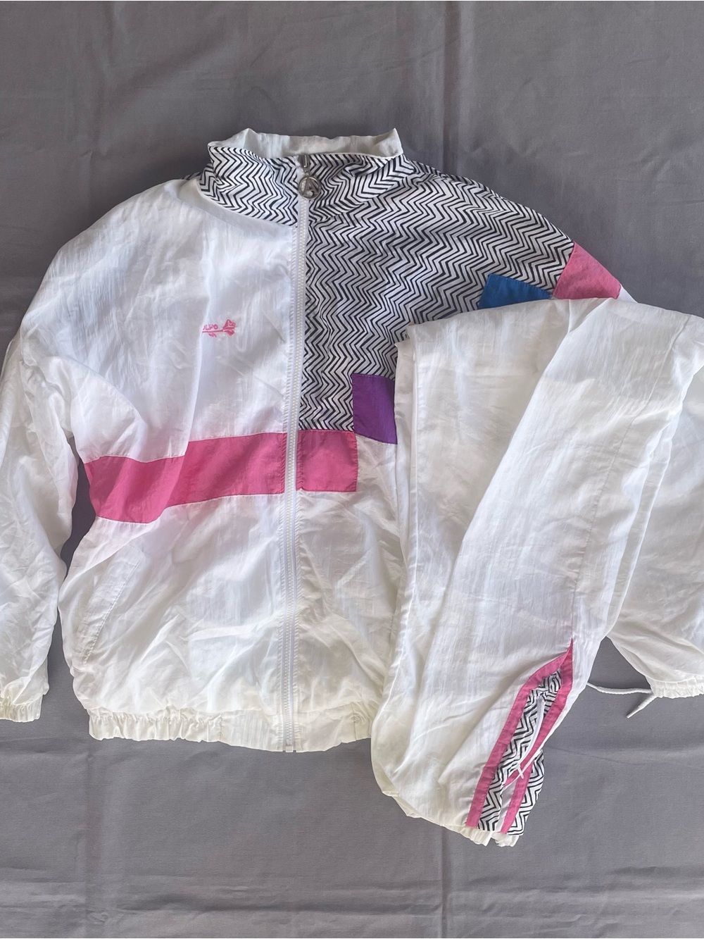 Vintage women’s windbreaker jacket and pants colorblock adulfo white pink retro